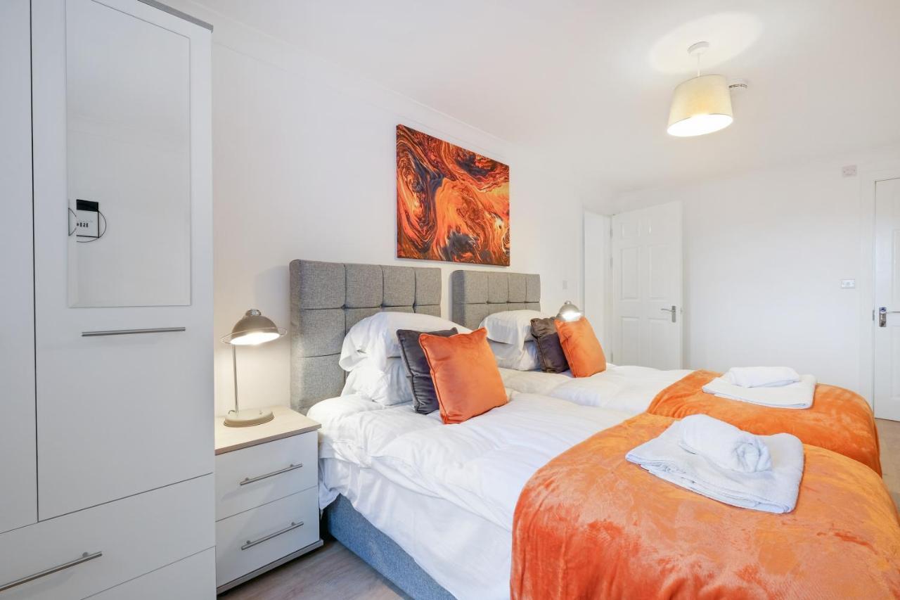 Pinewood Studios, Iver Slough Heathrow 1 & 2 Bedroom Apartments With Parking By Arista Living Екстериор снимка