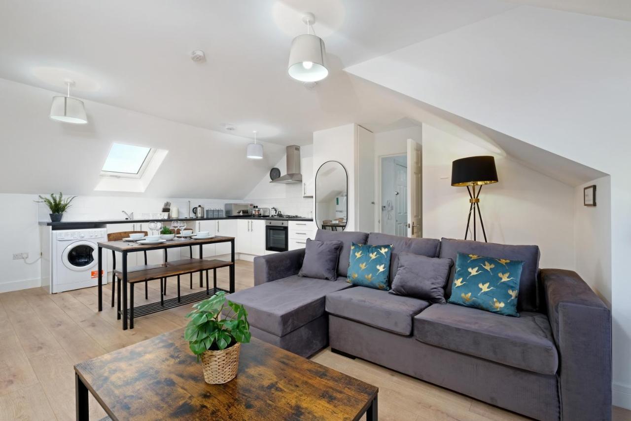 Pinewood Studios, Iver Slough Heathrow 1 & 2 Bedroom Apartments With Parking By Arista Living Екстериор снимка