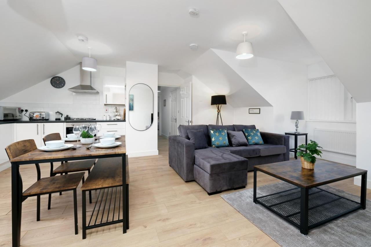 Pinewood Studios, Iver Slough Heathrow 1 & 2 Bedroom Apartments With Parking By Arista Living Екстериор снимка