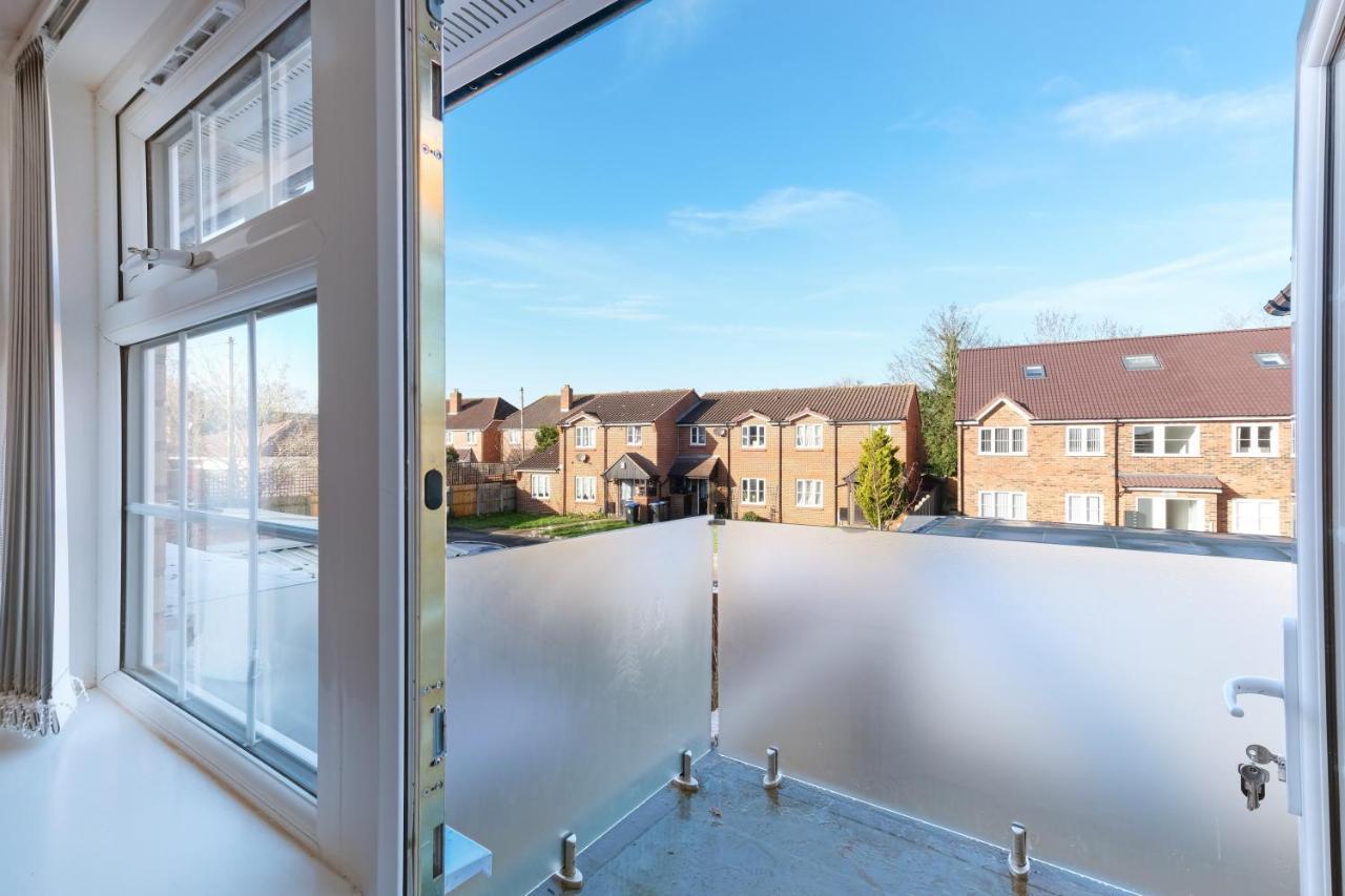 Pinewood Studios, Iver Slough Heathrow 1 & 2 Bedroom Apartments With Parking By Arista Living Екстериор снимка