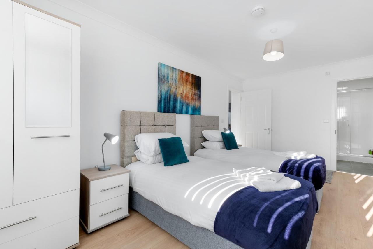 Pinewood Studios, Iver Slough Heathrow 1 & 2 Bedroom Apartments With Parking By Arista Living Екстериор снимка