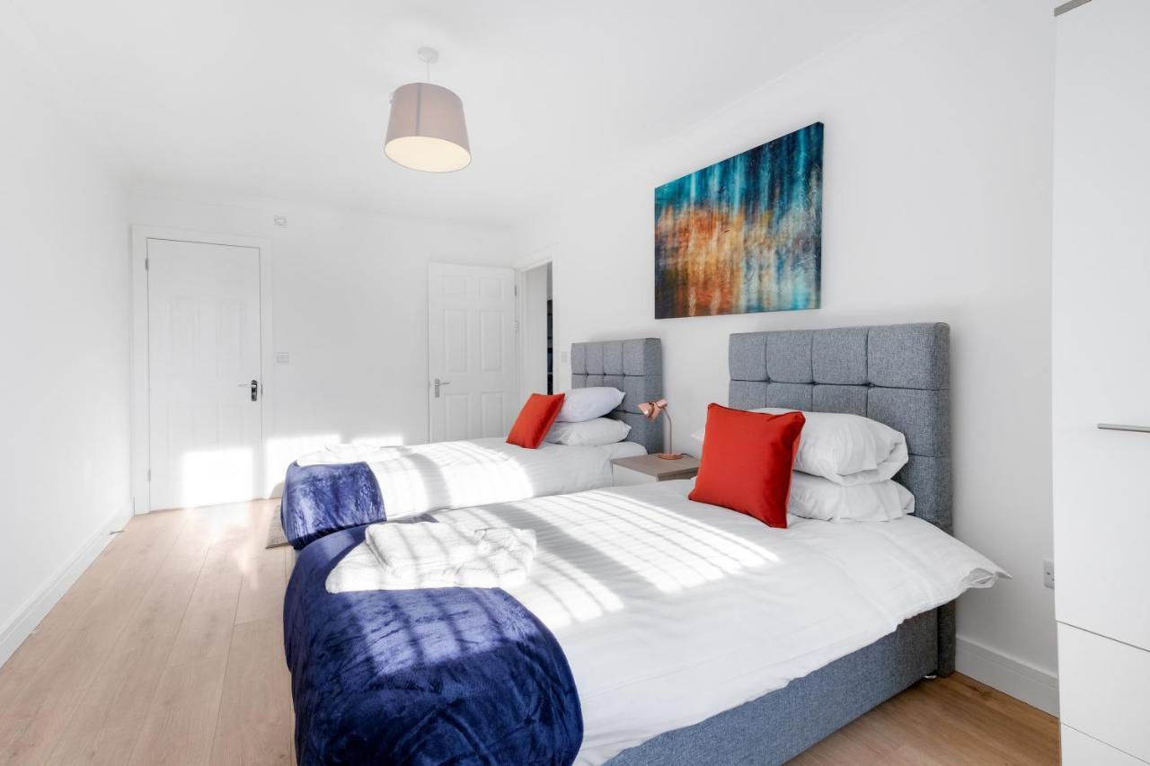Pinewood Studios, Iver Slough Heathrow 1 & 2 Bedroom Apartments With Parking By Arista Living Екстериор снимка