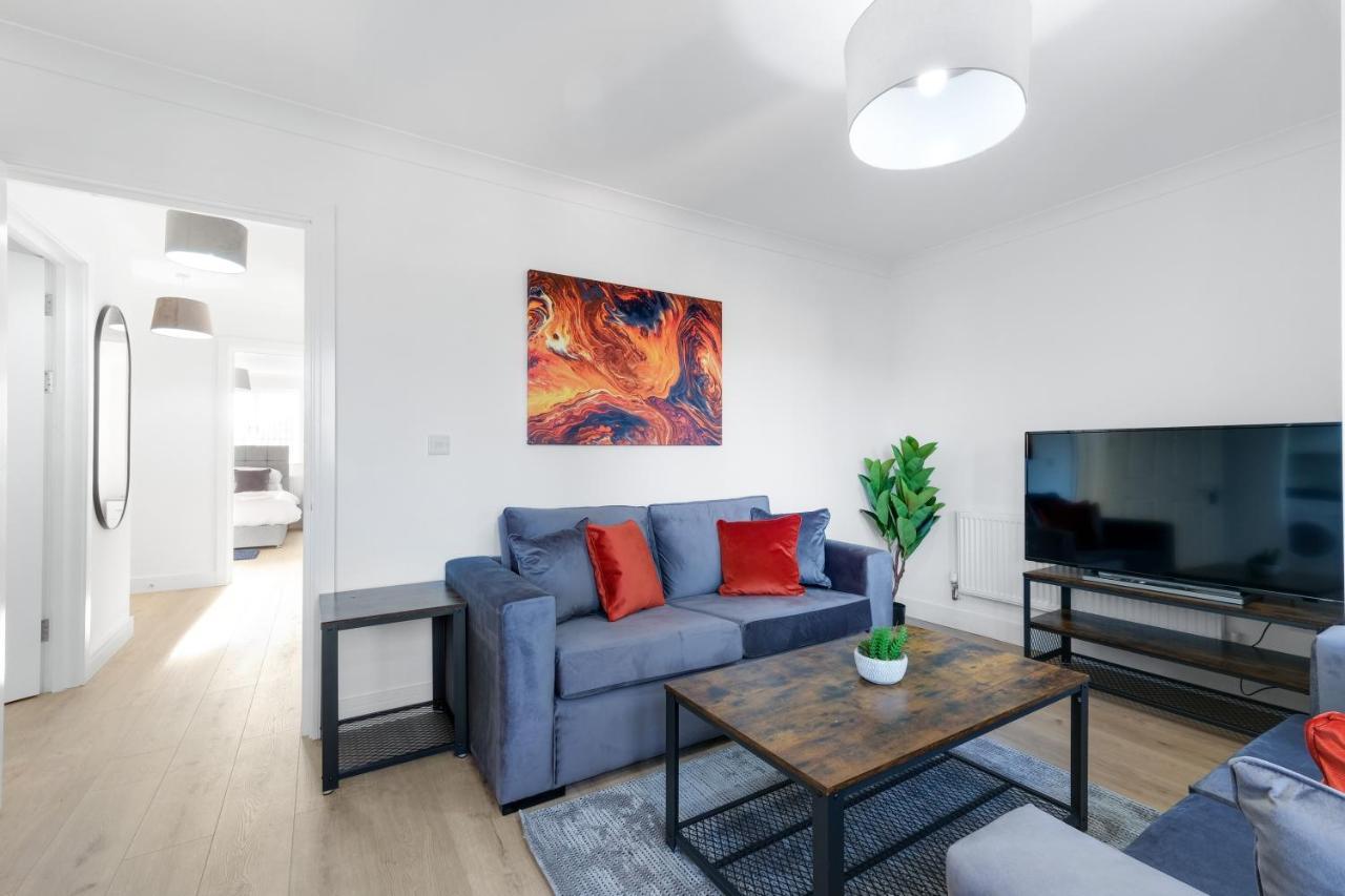 Pinewood Studios, Iver Slough Heathrow 1 & 2 Bedroom Apartments With Parking By Arista Living Екстериор снимка
